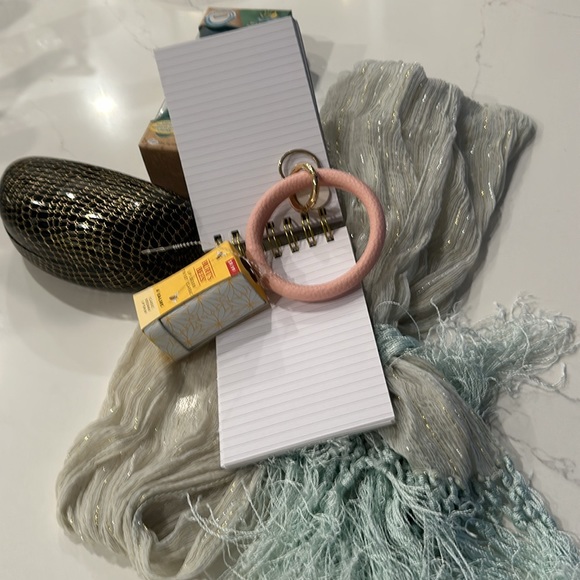 Bundle - Notebook, Intuition Razor, Burt’s Bees Balms, Glass Case, Scarf & Key - Picture 7 of 10